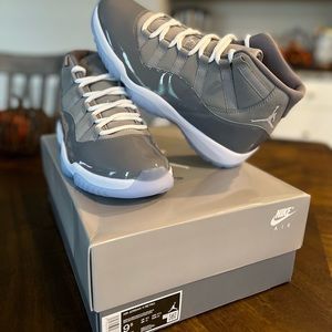 Retro Jordan Cool Grey 11